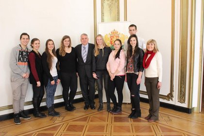  Посещение на ученици отгимназия „Д-р Емил Холуб“ в Холице в българското посолство в Прага